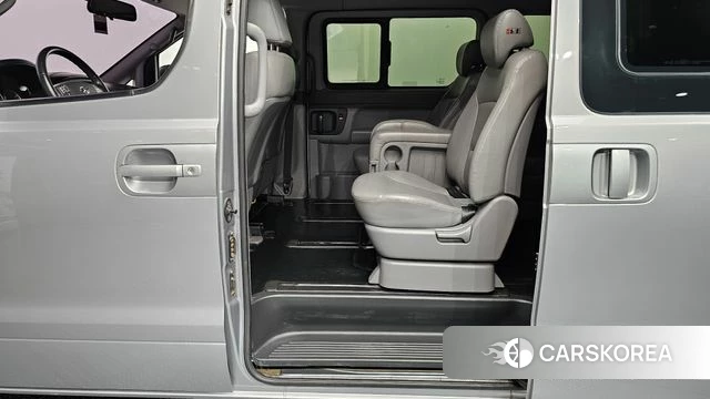 Hyundai The New Grand Starex 2018 Серебряный из Кореи, фото 3