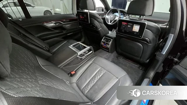 BMW 7 Series (G11) 2018 Черный из Кореи, фото 3