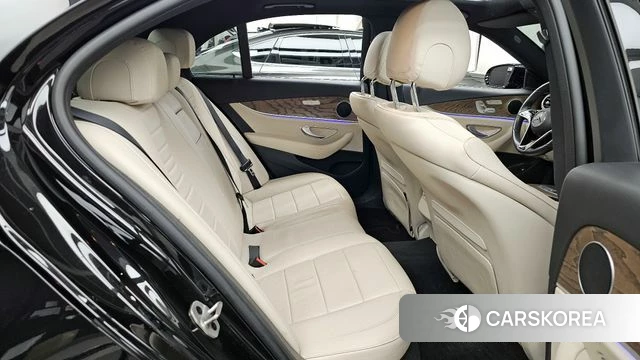 Mercedes-Benz E-Class W213 2023 Черный из Кореи, фото 3