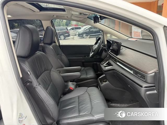 Honda Odyssey 2023 Белый из Китая, фото 3