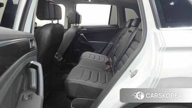 Volkswagen Tiguan second Generation 2021 Белый из Кореи, фото 3