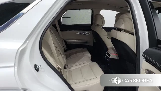 Genesis GV70 2023 Белый из Кореи, фото 3