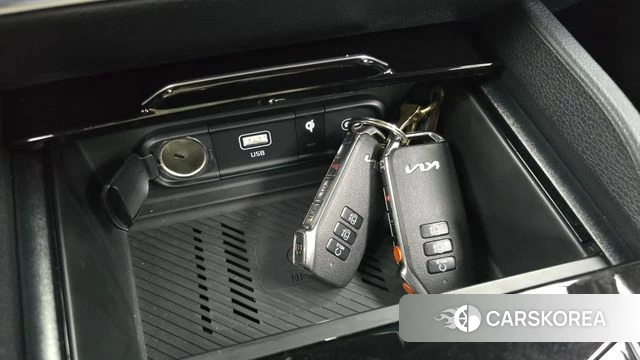 Kia Sportage 5th Generation Hybrid 2024 Белый из Кореи, фото 3
