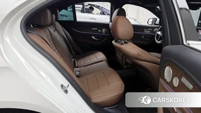 Mercedes-Benz E-Class W213 2023 Белый из Кореи, фото 3