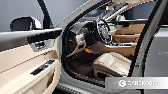 Jaguar XF (X260) 2018 Белый из Кореи, фото 3