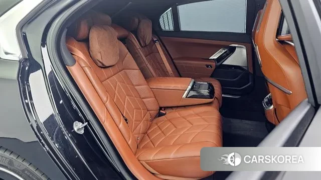 BMW 7 Series (G70) 2025 Черный из Кореи, фото 3