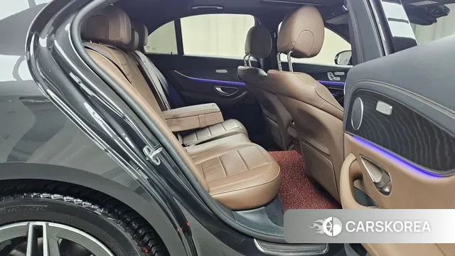 Mercedes-Benz E-Class W213 2022 Серый из Кореи, фото 3