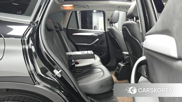 BMW X1 (F48) 2018 Черный из Кореи, фото 3