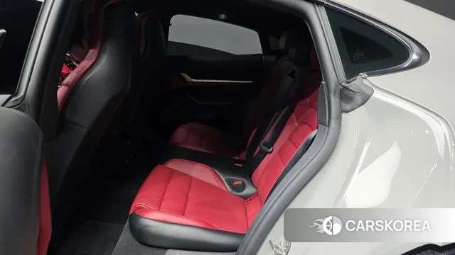 Porsche Taycan 2024 Серебристо-серый из Кореи, фото 3