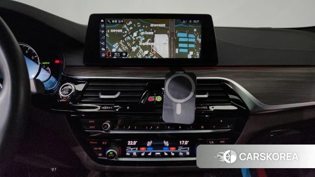 BMW 5 Series (G30) 2018 Серебристо-серый из Кореи, фото 3