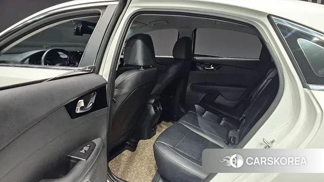 Kia The New K3 2nd generation 2021 Белый из Кореи, фото 3