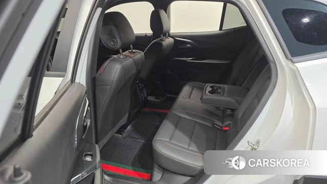 Chevrolet (GM Daewoo) Trax Crossover 2024 Белый из Кореи, фото 3
