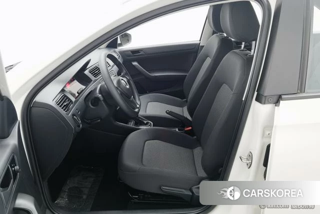 Volkswagen Santana 2023 Белый из Китая, фото 3
