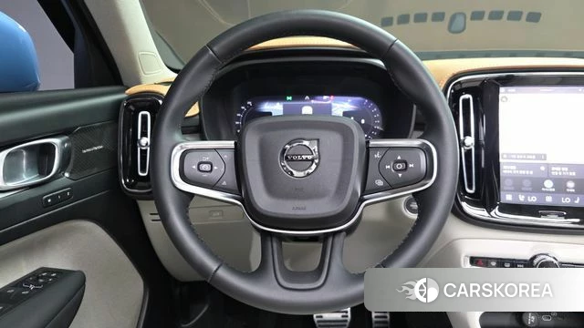 Volvo XC40 2025 Небесно-голубой из Кореи, фото 3