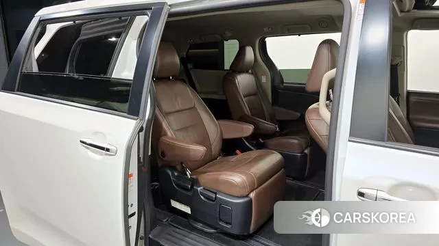 Toyota Sienna 2019 Белый из Кореи, фото 3