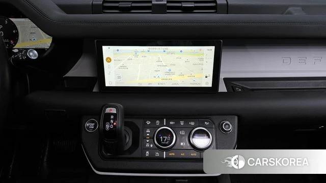 Land Rover Defender (L663) 2024 Белый из Кореи, фото 3