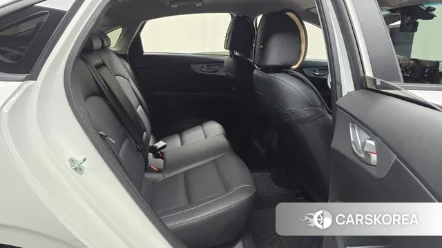 Kia The New K3 2nd generation 2021 Белый из Кореи, фото 3