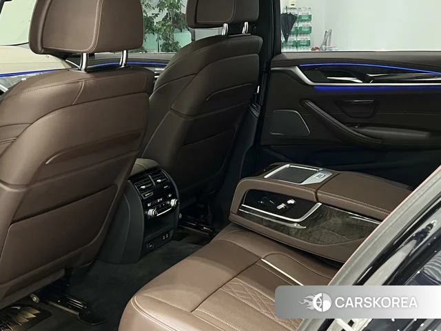 BMW 5 series 2022 Черный из Китая, фото 3