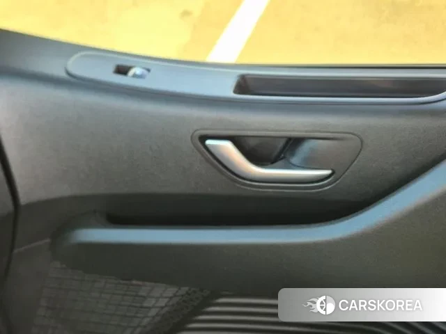 Hyundai Staria 2022 Белый из Кореи, фото 3