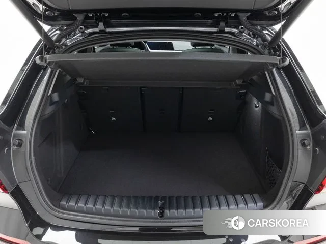 BMW 1 Series (F40) 2023 Черный из Кореи, фото 3