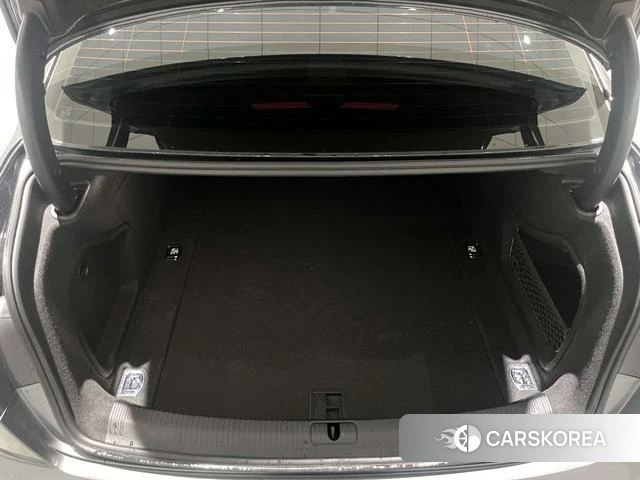 Audi A4L 2024 Темно-серый из Китая, фото 3