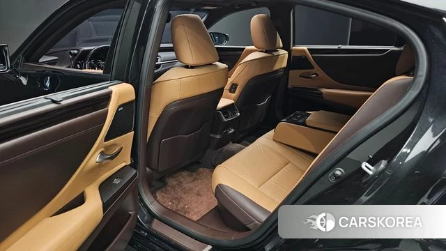 Lexus ES300h 7th generation 2020 Черный из Кореи, фото 3