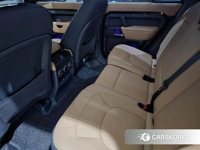 Land Rover Defender (L663) 2025 Черный из Кореи, фото 3