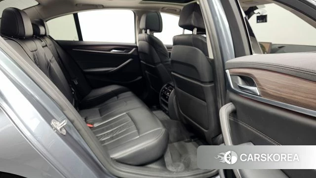 BMW 5 Series (G30) 2018 Серый из Кореи, фото 3