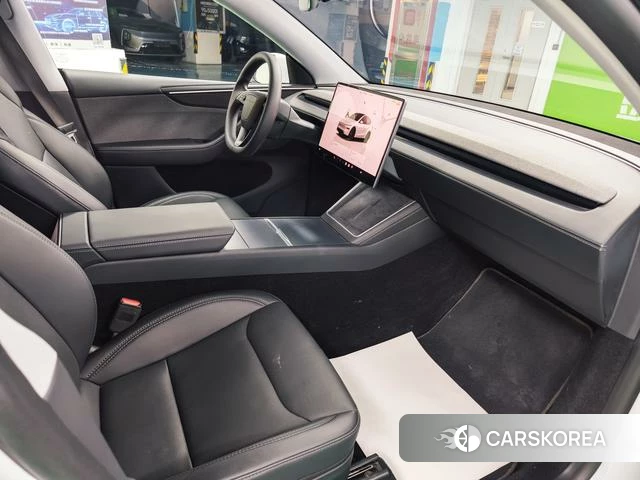 Tesla Model Y 2025 Белый из Китая, фото 3
