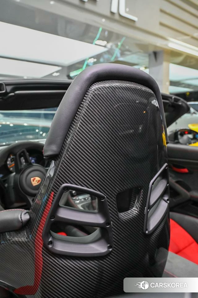 Porsche 718 2025 Серебристо-серый из Китая, фото 3