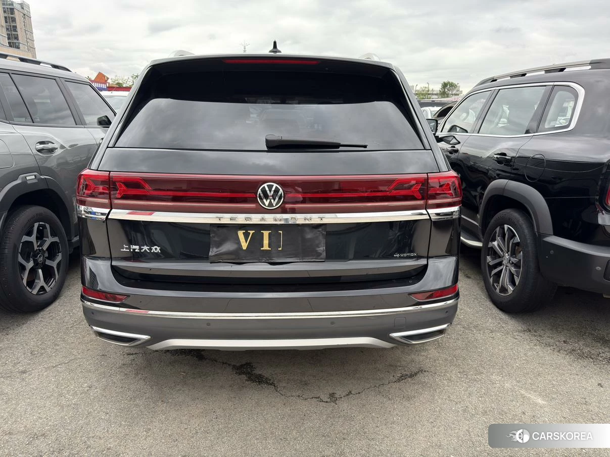 Volkswagen Tourang 2021 Черный из Китая, фото 3