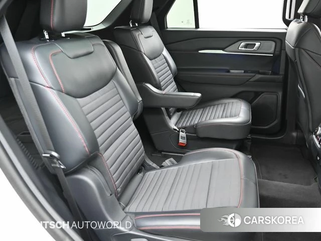 Ford Explorer 6th Generation 2025 Белый из Кореи, фото 3