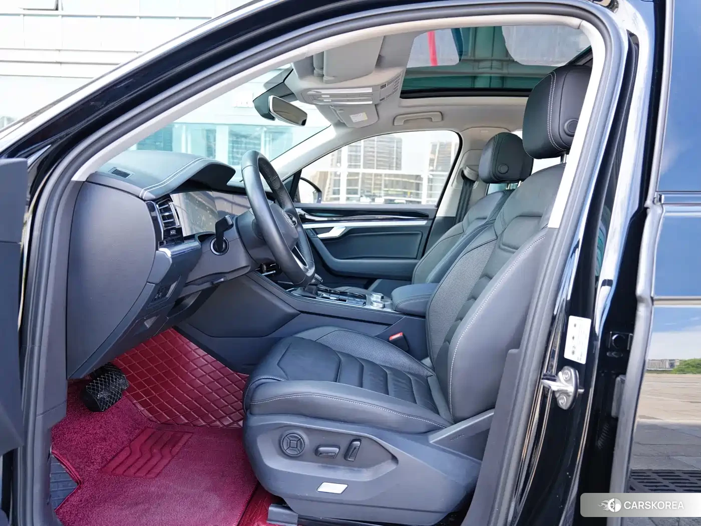 Volkswagen Touareg 2023 Черный из Китая, фото 3