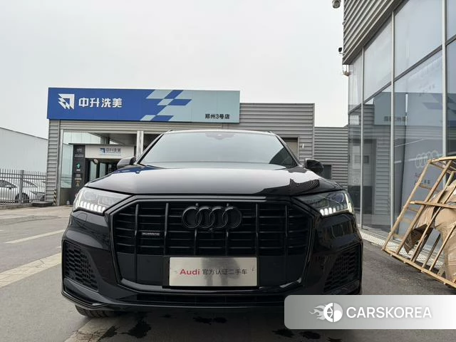 Audi Q7 2022 Черный из Китая, фото 3