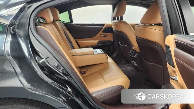 Lexus ES300h 7th generation 2021 Черный из Кореи, фото 3