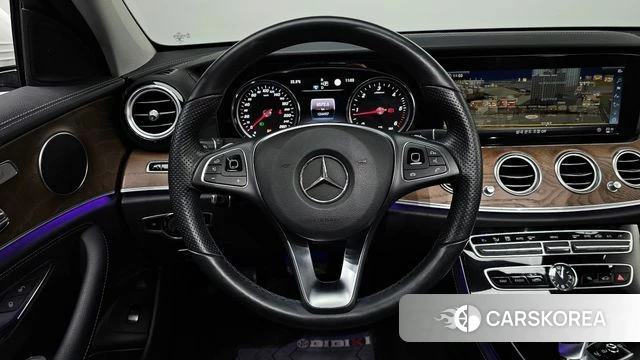Mercedes-Benz E-Class W213 2018 Белый из Кореи, фото 3