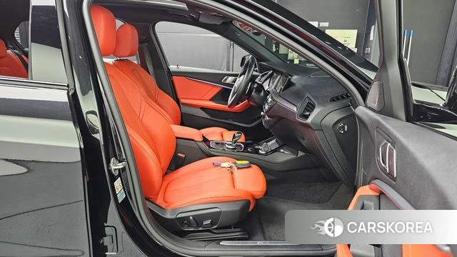 BMW 1 Series (F40) 2021 Черный из Кореи, фото 3