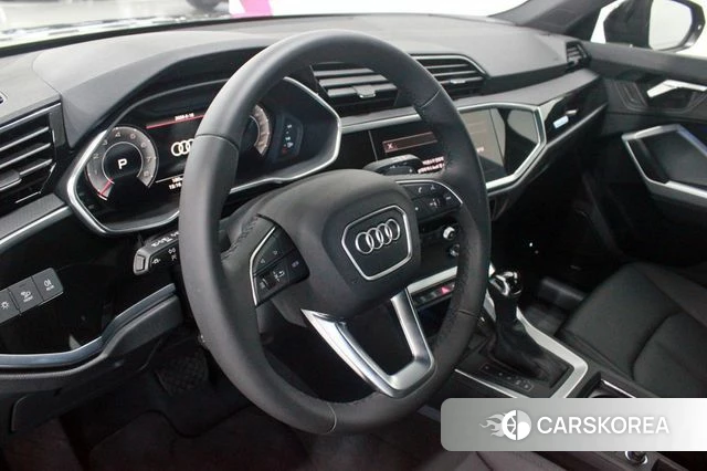 Audi Q3 (F3) 2026 Черный из Кореи, фото 3