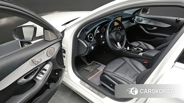 Mercedes-Benz C-Class W205 2018 Белый из Кореи, фото 3