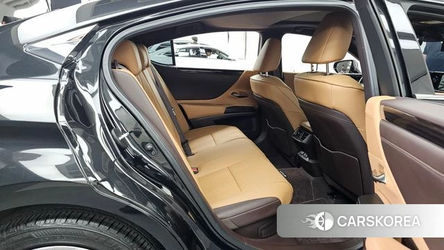 Lexus ES300h 7th generation 2021 Черный из Кореи, фото 3