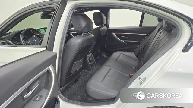 BMW 3 Series (F30) 2018 Белый из Кореи, фото 3