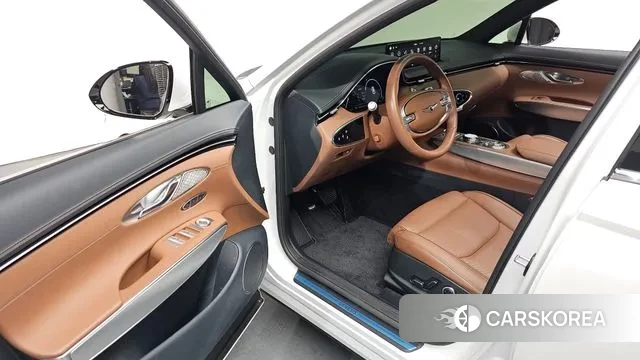 Genesis GV70 2023 Белый из Кореи, фото 3