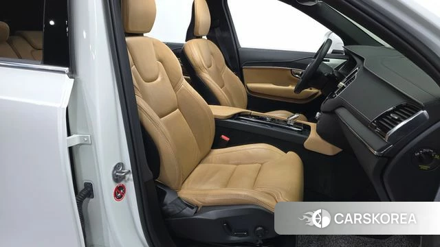 Volvo XC90 second Generation 2022 Белый из Кореи, фото 3