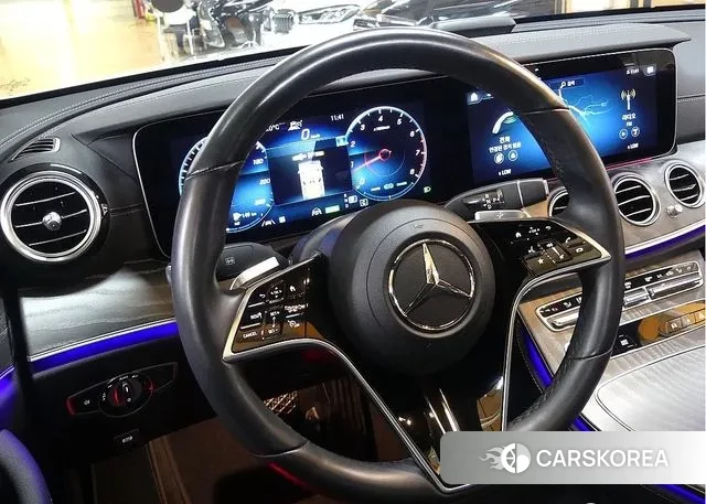 Mercedes-Benz E-Class W213 2023 Белый из Кореи, фото 3