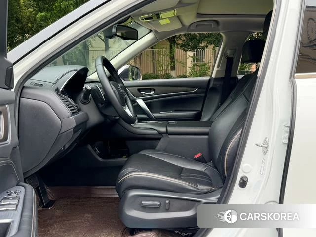 Honda Crown Road 2021 Белый из Китая, фото 3