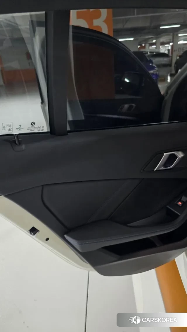 BMW 1 Series (F40) 2023 Белый из Кореи, фото 3