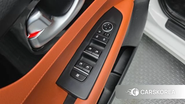 Kia The New K3 2nd generation 2023 Белый из Кореи, фото 3