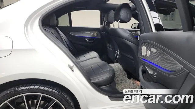 Mercedes-Benz E-Class W213 2023 Белый из Кореи, фото 3