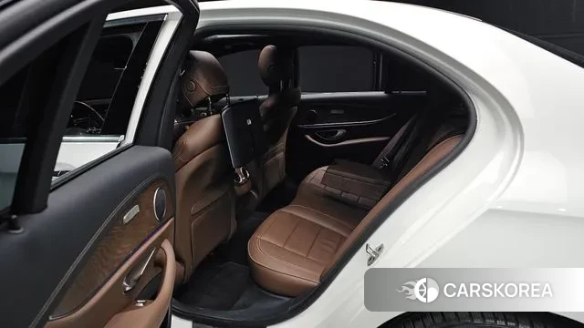 Mercedes-Benz E-Class W213 2022 Белый из Кореи, фото 3