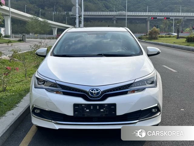 Toyota Corolla dual engine E+ 2020 Белый из Китая, фото 3